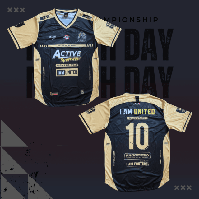 เสื้อทีมฟุตบอลสีดำ แขนสีทอง